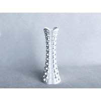 Spine Vase Dunkle Ästhetik Knochen Wirbel Avantgarde Haus Akzente Stilvolle Chic Wohnkultur Einzigartiges Geschenk Designer Wasserdicht Hält Wasser von DarkkaStudio