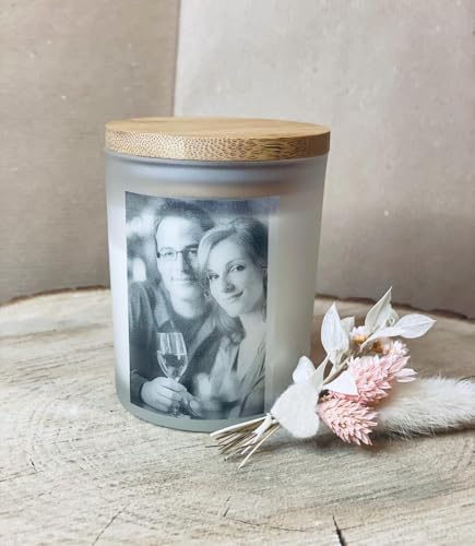 Handgemachte Kerze im Glas mit Holzdeckel und eigenem Foto schwarz weiß - Sojawachs von Das Glückswerk