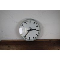 Antike Siemens Fabrik Wanduhr Ø 43 cm Vintage Industrie-Uhr Sammlerstück Antike Siemens Fabrik Wanduhr Ø 43 cm Vintage Industrie-Uhr Sammlerstück von DasEmporium