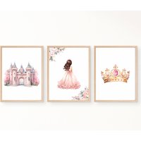 Prinzessin Poster Für Mädchenzimmer, Wandbilder Set Mit Prinzessin, Schloss Und Krone, Personalisiertes Wandbild Kinderzimmer, Geschenk von DasGeschenkestudio