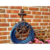 Schlauchhalter "Anker/steuerrad" Gusseisen Abrollbar Maritimer Gartenschlauchhalter Schlauchrolle von DasLandhus