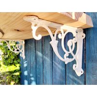 Shabby Chic Regalträger 18x22cm Gusseisen Weißer Regalwinkel Vintage Regalhalter Regalstützen Eckwinkel Eckkonsole Wandkonsole von DasLandhus