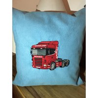 Besticktes Kissen "Lastwagen Scania" von DasNaehkaestchenShop