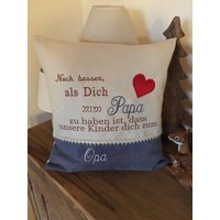 Besticktes Kissen "Vatertag 2" von DasNaehkaestchenShop