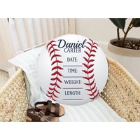 Baseball Geburtstagsschild Baby Name Zeichen Runde Holz Personalisierte Neugeborene Ankündigung Benutzerdefinierte Kinderzimmer Dekor von DashingFoxCo