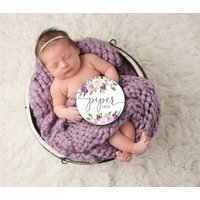Floral Baby Mädchen Runde Holz Name Zeichen Aus Personalisierte Neugeborene Ankündigung Benutzerdefinierte Kinderzimmer Dekor von DashingFoxCo