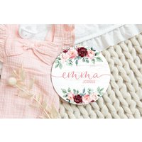 Floral Baby Mädchen Runde Holz Name Zeichen Aus Personalisierte Neugeborene Ankündigung Benutzerdefinierte Kinderzimmer Dekor von DashingFoxCo