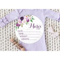 Lila Blumen Geburt Stats Runde Holz Baby Namensschild Aus Personalisierte Name Neugeborene Ankündigung Hello World Fresh 48 von DashingFoxCo