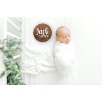 Rundes Holz Baby Namensschild Aus Personalisierte Name Neugeborene Ankündigung Benutzerdefinierte Kinderzimmer Zeichen Dekor von DashingFoxCo
