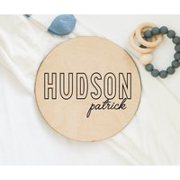 Rundes Holz Baby Namensschild Aus Personalisierte Name Neugeborene Ankündigung Benutzerdefinierte Kinderzimmer Zeichen Dekor von DashingFoxCo