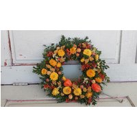Herbstkranz in Kräftigen Farben Mit Naturmaterialien , Als Türkranz Oder Tischdekoration Geeignet von DaskunterbunteSchaf