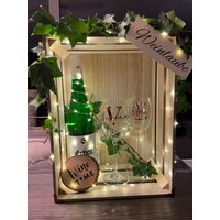 Personalisiertes Weinglas - Rotwein Geschenk Beste Freundin Trauzeugin Brautjungfer Jga Mama Verlobung Weinliebhaber von DatSchattmaenneken