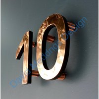 Moderne Handelszahlen Kupfer Zeitgenössisch Schwebend in 75 Mm Hohen Antigoni - Poliert Und Lackiert Px Moderne Handelszahlen Kupfer Zeitgenössisch Schwebend in 75 Mm Hohen Antigoni - Poliert Und Lackiert Px von DavidMeddingsDeSign