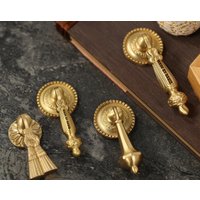 Knoten Massiven Messingknöpfe, Retro-Drop-Schrankknöpfe, Einzigartige Möbelknöpfe, Individuell Gravierte Schubladenknäufe, Einlochknäufe von Davidhomeworld