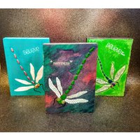 Libelle Geschenke | Handgemaltes Libellenbild Handgemalte Libellen Auf Holz Dekorative Hölzerne Wandbilder Für von DawnsINKSpirations