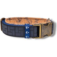 Reflektierendes Hundehalsband Gepolstert & Verstellbar, 30/40mm Breit, Mitwachsendes Halsband, Maritim, Navy, Softshell, "Northern Light" Reflektierendes Hundehalsband Gepolstert & Verstellbar, 30/40mm Breit, Mitwachsendes Halsband, Maritim, Navy, Softshell, "Northern Light" von DbyECouture