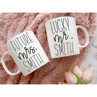 Personalisierte Verlobungsgeschenke, Personalisiertes Verlobungsgeschenk Für Paare, Personalisierte Verlobungstassen, Verlobte Tasse, Tassen Personalisierte Verlobungsgeschenke, Personalisiertes Verlobungsgeschenk Für Paare, Personalisierte Verlobungstassen, Verlobte Tasse, Tassen von DeMarieDesigns