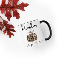 Pumpkin Spice Saison, Becher, Latte, Kürbis Herbst Dekor Kaffeebecher, Camping Becher Pumpkin Spice Saison, Becher, Latte, Kürbis Herbst Dekor Kaffeebecher, Camping Becher von DeMarieDesigns