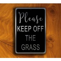 Bitte Halten Sie Sich Vom Gras Fern von DecaModa