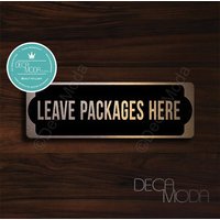 "Gebürstetes Kupfer "Leave Packets Here" Schild - Innen-/Außenbereich | 23x3cm von DecaModa