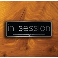 In Session Türschild Silber Gebürstet Metall, Büro Dekor von DecaModa