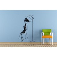Friseur Hair Stylist Girl Frau Sitzt Haar Trockner Salon Spa Fenster Oder Wand Auto Vinyl Geläut Und Stick Abnehmbare Sticker Aufkleber L1458 von DecalTrend