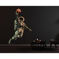 Astronaut Wandtattoo/ Wanddekor/ Weltall Basketball Aufkleber/ Wandtattoo | K643 von DecalsByXeniya