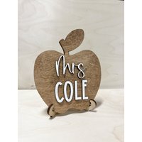 Personalisiertes Desktop-Lehrer-Apple-Zeichen | Mini Apple Schild Für Lehrer Geschenke Schreibtisch Personalisiert Geschenk von DecoAndVinyl