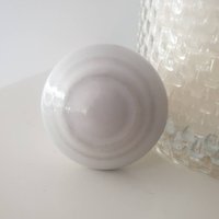 Weißer Runder Keramikknopf Möbelbeschläge Mit Goldakzent Weißer Runder Keramikknopf Möbelbeschläge Mit Goldakzent von DecoHausSunCo