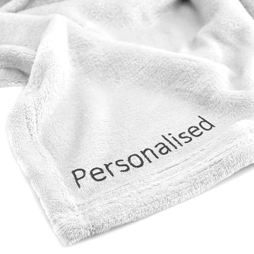 DecoKing Personalisierte Kuscheldecke 160x210 cm Elfenbein Decke mit Namen Bestickt Microfaser Tagesdecke Fleece Mic von DecoKing