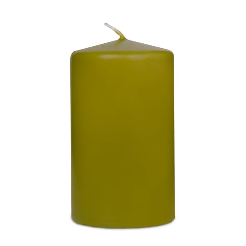 DecoLite 12er Pack Stumpenkerzen 100/60mm - Selbstverlöschend, Safe Candle, RAL Zertifiziert, 36 Stunden Brenndauer - 100% Made in Germany by Wenzel Kerzen (olive) von DecoLite