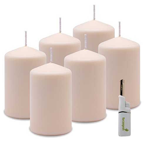 DecoLite: 6 x Stumpenkerzen 110/68 mm. Brenndauer ca. 35 Stunden Pillar Candle inkl. Kerzenprofi Stabfeuerzeug - Deutscher Markenhersteller - RAL Zertifiziert (vanille) von DecoLite