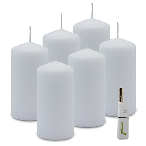 DecoLite: 6 x Stumpenkerzen 135/68 mm. Brenndauer ca. 40 Stunden Pillar Candle inkl. Kerzenprofi Stabfeuerzeug - Deutscher Markenhersteller - RAL Zertifiziert (weiß) von DecoLite