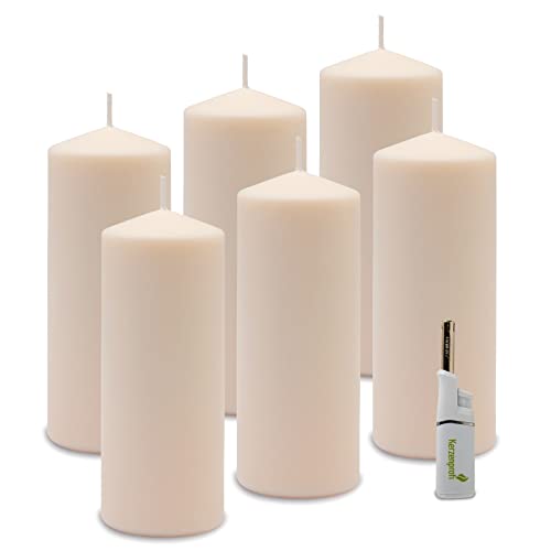 DecoLite: 6 x Stumpenkerzen 180/68 mm. Brenndauer ca. 60 Stunden Pillar Candle inkl. Kerzenprofi Stabfeuerzeug - Deutscher Markenherstller - RAL Zertifiziert (vanille) von DecoLite