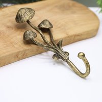 Pilz Groß Wandhaken Antikes Gold-Finish Robuster Mantel Schal Kleiderbügel Blumenwanddekor von DecoSachet