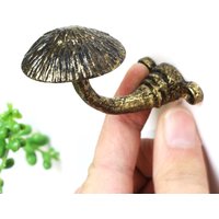Pilz-Wandhaken Antik-Gold-Finish Stabile Single Mantel Schal Kleiderbügel Wand-Dekor von DecoSachet