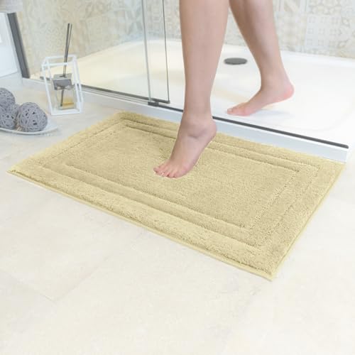 Decomira Badematte rutschfest | Als Badteppich Set kombinierbar | WC-Teppich Badezimmer-Teppich Bad-Vorleger waschbar | Duschvorleger waschbar Bad-Garnitur | Beige - 70x120 cm Decomira Badematte rutschfest | Als Badteppich Set kombinierbar | WC-Teppich Badezimmer-Teppich Bad-Vorleger waschbar | Duschvorleger waschbar Bad-Garnitur | Beige - 70x120 cm von Decomira