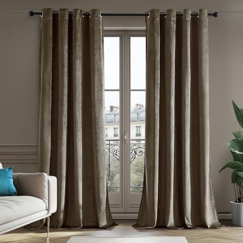 Deconovo Samt Gardinen Wohnzimmer 100% Blickdicht Vorhäng mit Ösen für Schlafzimmer Velvet Curtains Vorhang Kälteschutz Samtvorhang Dicke Thermovorhang, 280x140cm(HöhexBreite), Hellbraun, 2er Set von Deconovo