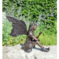 Bronze Garten Fee - Elfe Figur Eines Mädchens Mit Schmetterling von Decopunch