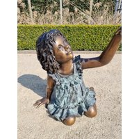 Gartenkunst Aus Bronze - Mädchen Liest Buch Einzigartige Gartenskulpturen von Decopunch