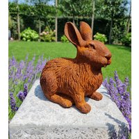 Gusseisernes Kaninchen - Gartendekoration Schöne Gartenstatuen Und Hase von Decopunch