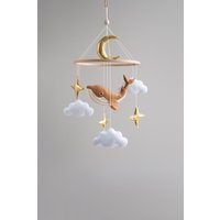 Baby Mobile Neutral, Wolken Und Goldene Sterne Kinderzimmer Mobile, Pottwal Shower Geschenk von DecorOfFelt