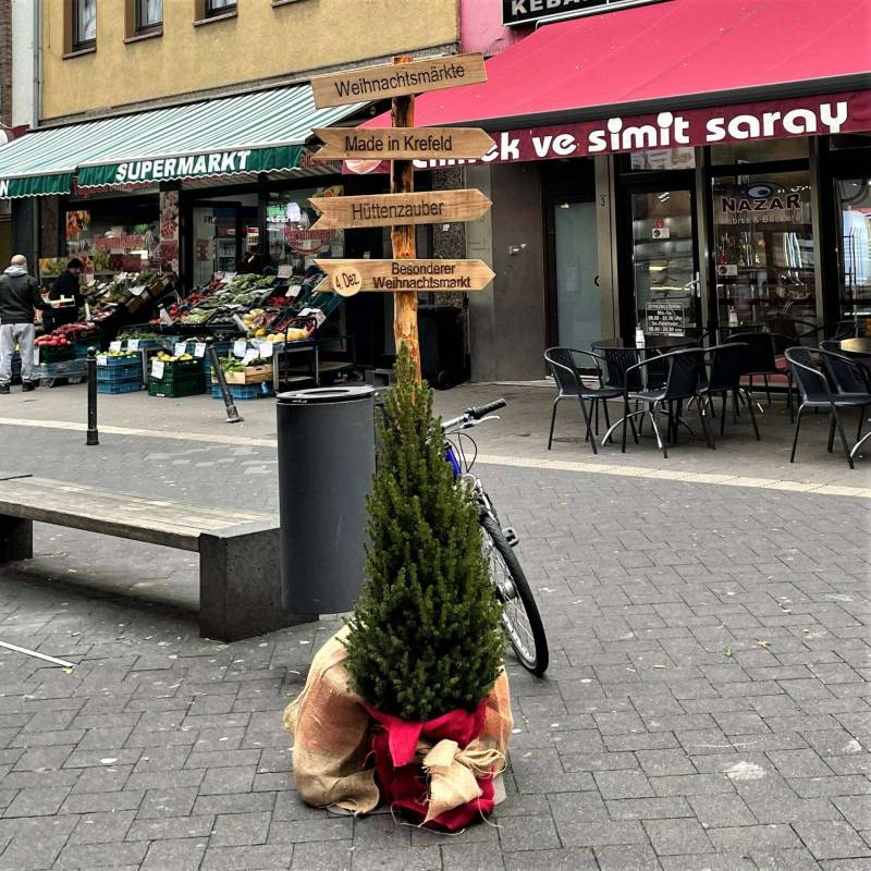 Baumstamm Wegweiser mit 2 Pfeile– Personalisiertes Symbol/Text – 165cm von Decoratietakken