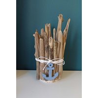 Tolle Vase Aus Treibholz Mit Einem Holzfuchs Und Bast Verziert Tolle Vase Aus Treibholz Mit Einem Holzfuchs Und Bast Verziert von DecorelaDesigns