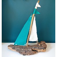 Traumhaftes Segelboot, Liebevoll Handgefertigt Aus Treibholz von DecorelaDesigns