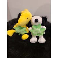 Snoppy Shamrock Hundespielzeug von DeeOhGeeCollection