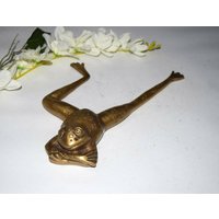 Amphibien Frosch Statue Briefbeschwerer | Messing Legen Studie Tisch Dekor von DeepEnlightenment