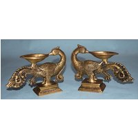 Leuchtender Pfau Hand Geätzt Geschnitzt Diya | Messing Peafowl Figur Öl Docht Lampe Halter Set Von 02 Stück von DeepEnlightenment