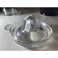 Zitronenpresse Juicer Glass Diamant Glas Vintage Canada Fruit Barware Salz Reibahle Tab Zitronenpresse Juicer Glass Diamant Glas Vintage Canada Fruit Barware Salz Reibahle Tab von DeesNewOldGems