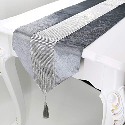 Deggodech Grau Tischläufer mit Quaste 32 x 210 cm Lang Modern Glitter Tischläufer Silber Diamant Table Runner für Küchentisch, Kaffeetisch, Kommode，Weinschrank Dekoration (210cm, Grau) von Deggodech